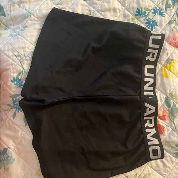Black Under Armour shorts - Picture 3 of 4